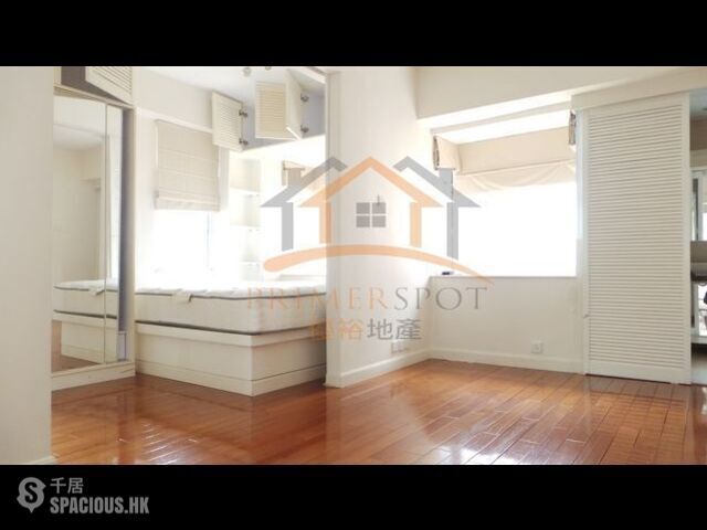 Soho - 23, Elgin Street 01