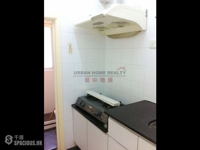 Sai Ying Pun - 388-392 Queen's Road West 01
