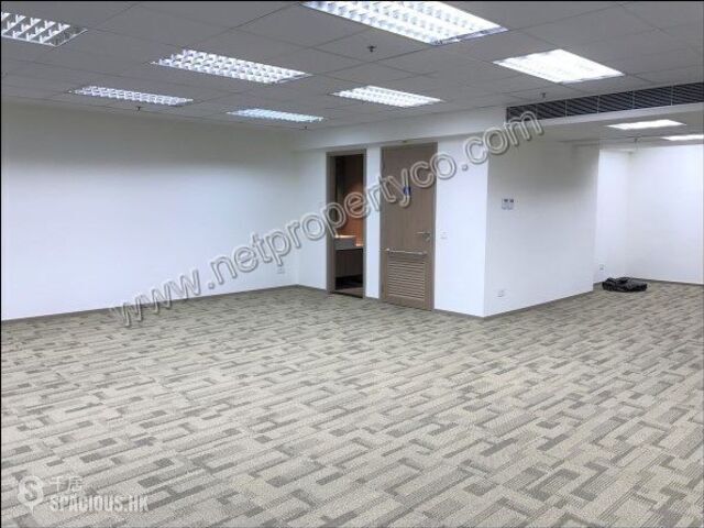 Sheung Wan - skyway centre 01