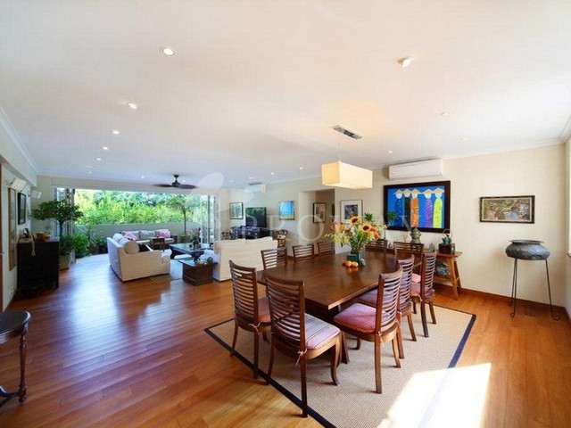 Stanley - 8A, Stanley Beach Road 01