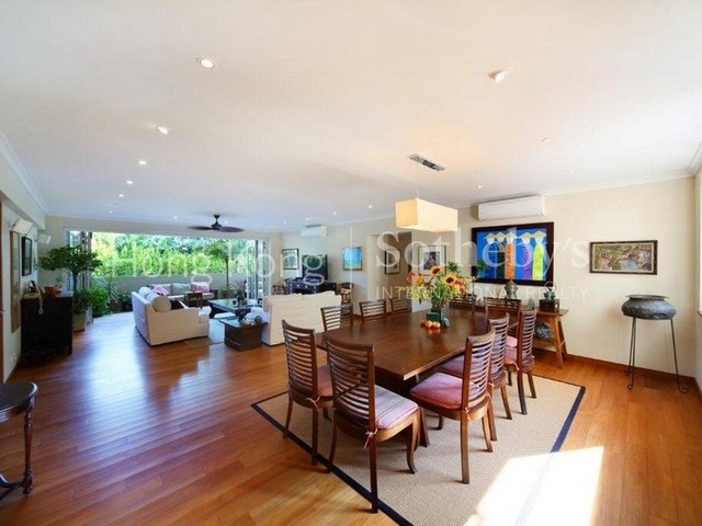 Stanley - 8A, Stanley Beach Road 01