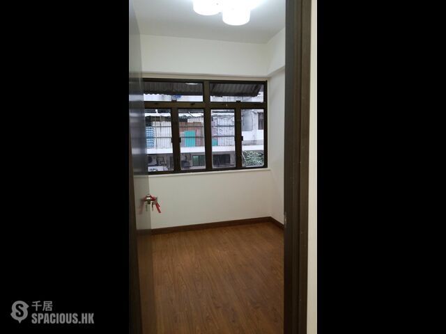 Sai Ying Pun - Wing To Building 01