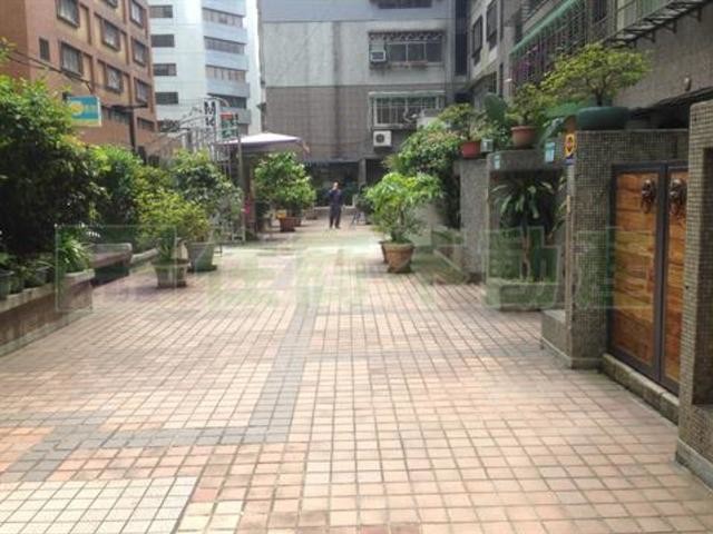 Songshan - No. XX, Lane 231, Fuxing N Rd, Songshan District, Taipei City, Taiwan 105 01