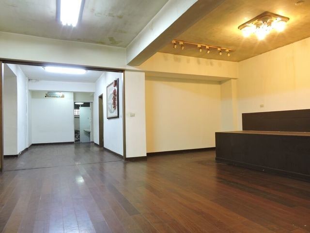 Songshan - No. XX, Lane 191, Section 3, Minquan E Rd, Songshan District, Taipei City, Taiwan 105 01