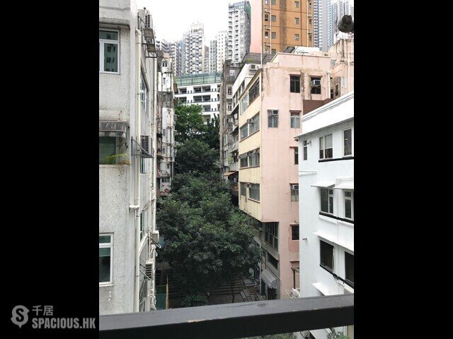 Central - 18, Gough Street 01