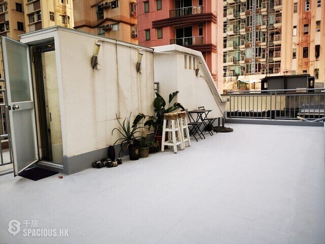 Wan Chai - 14, Tai Yuen Street 01