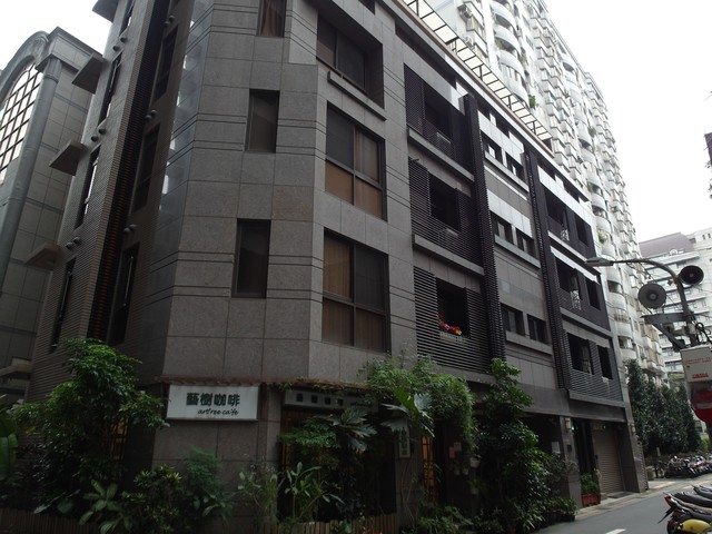 Zhongshan - XX Lane 115, Section 2, Zhongshan North Road, Zhongshan, Taipei 01