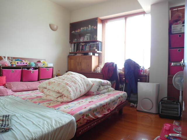 Zhongshan - No. X, Lane 210, Section 2, Bade Rd, Zhongshan District, Taipei City, Taiwan 104 01