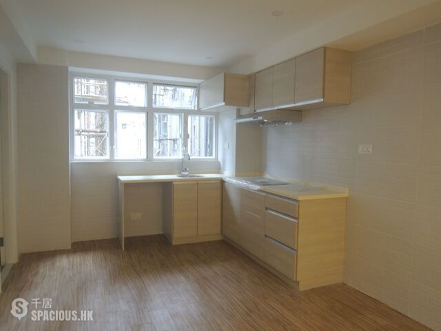 Sai Ying Pun - 206-208, Des Voeux Road West 01