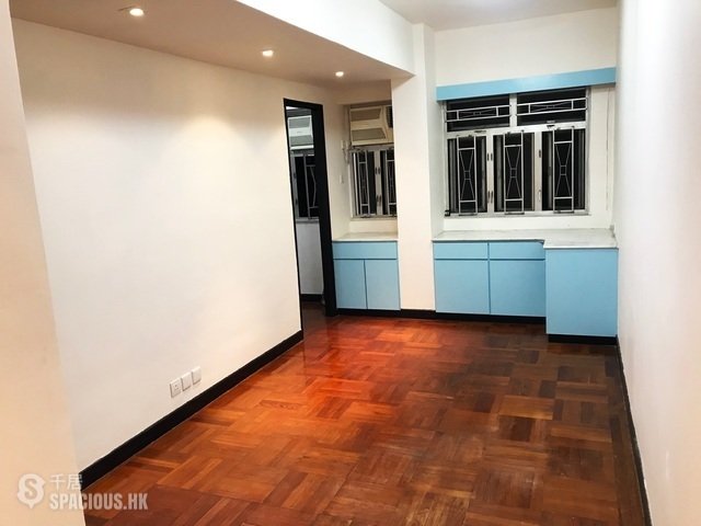 Tai Kok Tsui - Cosmopolitan Estates Tai Chung Building (Block K) 01
