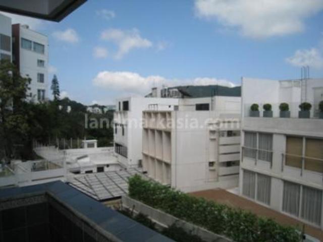The Peak - Guildford Garden 01