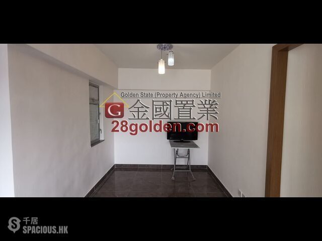 Kwai Chung - Yuet Lai Court 01