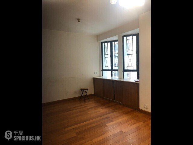 Shau Kei Wan - Tung Yuk Court 01