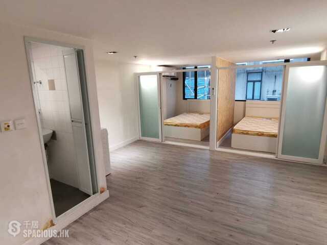 Central - 3, Li Yuen Street West 01