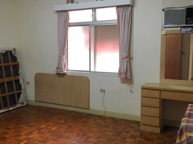 Shilin - No. XX, Lane 450, Section 6, Zhongshan N Rd, Shilin District, Taipei City, Taiwan 111 01