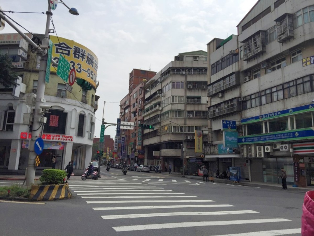 Shilin - XXX Section 6, Zhongshan North Road, Shilin, Taipei 01