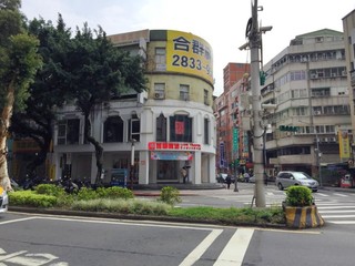 Shilin - XXX Section 6, Zhongshan North Road, Shilin, Taipei 05