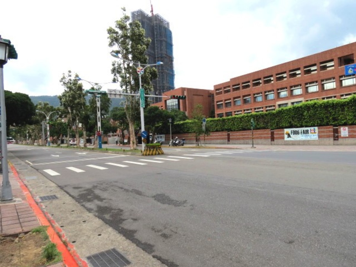 Shilin - XX Lane 450, Section 6, Zhongshan North Road, Shilin, Taipei 01