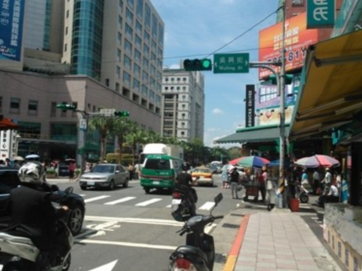 Xinyi - Zhuangjing Road, Xinyi, Taipei 01