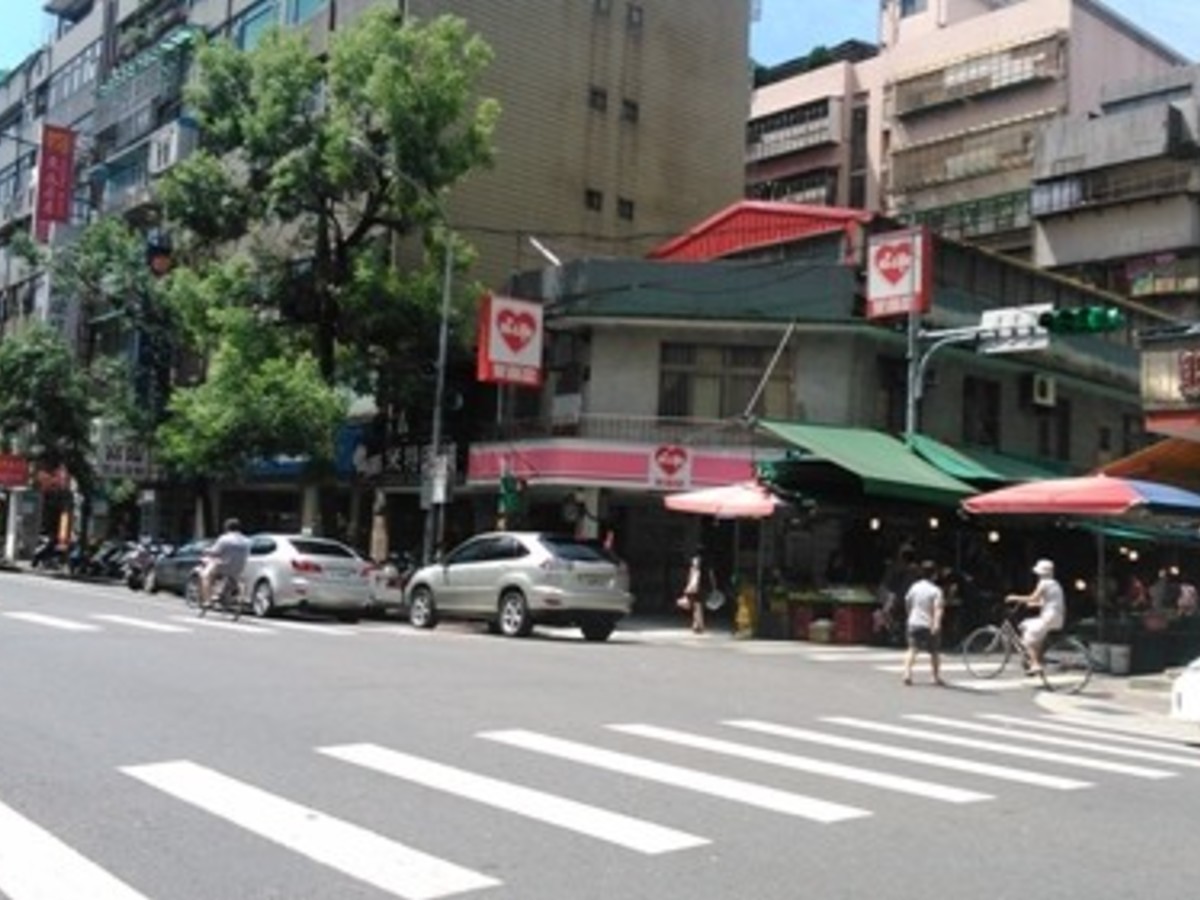 Xinyi - Zhuangjing Road, Xinyi, Taipei 01