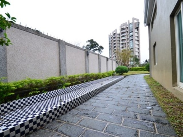 Shilin - Alley 6, Lane 68, Jianye Rd, Shilin District, Taipei City, Taiwan 111 01