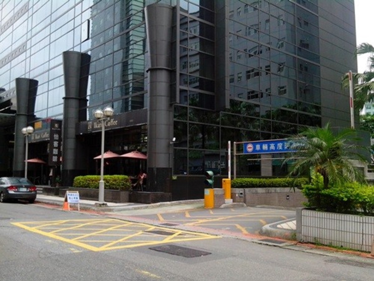 Neihu - Lane 35, Jihu Road, Neihu, Taipei 01