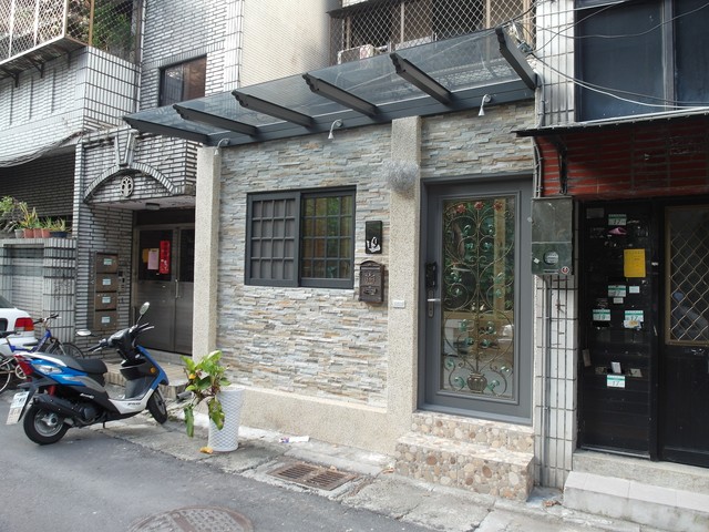 Zhongshan - No. XX, Lane 88, Section 3, Xinsheng N Rd, Zhongshan District, Taipei City, Taiwan 104 01