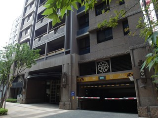 Zhongshan - XX Lane 62, Section 2, Xinsheng North Road, Zhongshan, Taipei 25