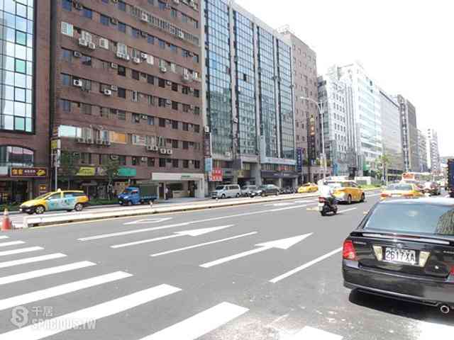 松山區 - 105台灣台北市松山區南京東路四段 12
