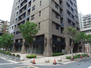 Zhongshan - XX Lane 62, Section 2, Xinsheng North Road, Zhongshan, Taipei 04