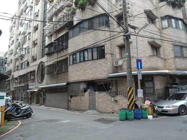 Yonghe - X Alley 7, Lane 17, Yongyuan Road, Yonghe, Taipei 01
