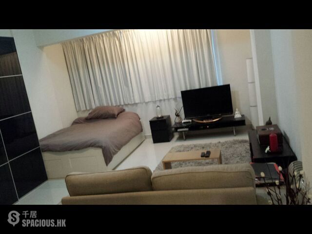 Sheung Wan - 16, Hillier Street 01