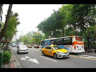 Xinyi - XX Lane 32, Yixian Road, Xinyi, Taipei 18