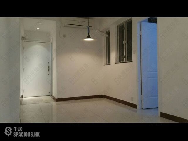 Wan Chai - Chuen Fung House 01