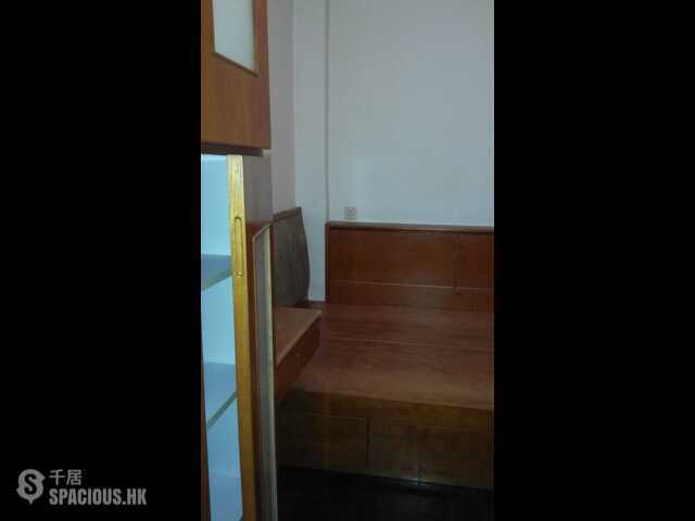 Central - 47, Gough Street 01