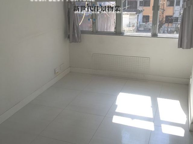 Shau Kei Wan - Hoi Sing Building 01