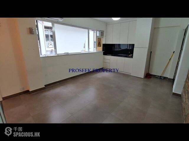 Sheung Wan - 18-20, Hillier Street 01