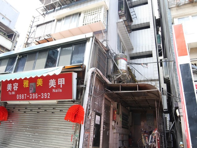 Zhongshan - XX Lane 132, Section 1, Nanjing East Road, Zhongshan, Taipei 01
