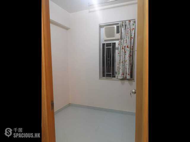 Mong Kok - Wah Sun Building 01