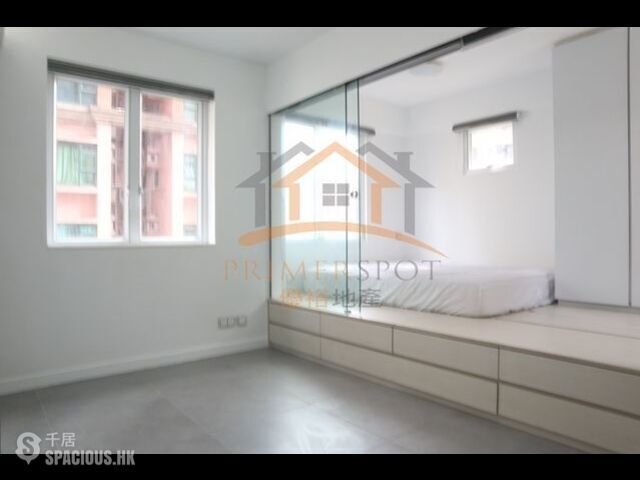 Wan Chai - 11, Tai Yuen Street 01