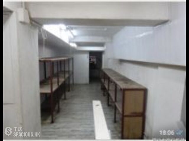 Sai Ying Pun - 110, Queen's Road West 01