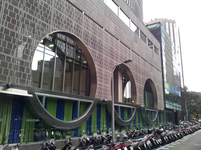 Daan - No. XX, Section 2, Dunhua S Rd, Da’an District, Taipei City, Taiwan 106 01