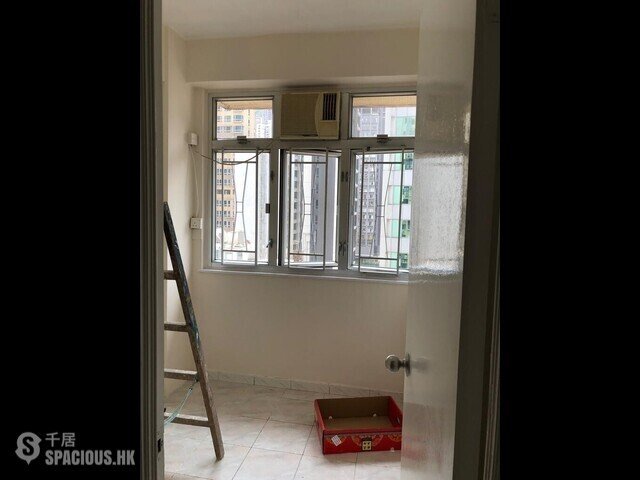 Sheung Wan - 90, Ko Shing Street 01