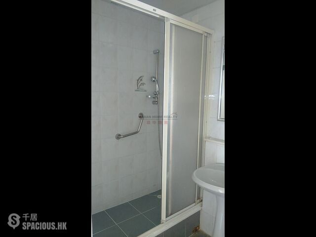 Pok Fu Lam - Chi Fu Fa Yuen Phase 2 Fu Chun Yuen (Block H14) 01