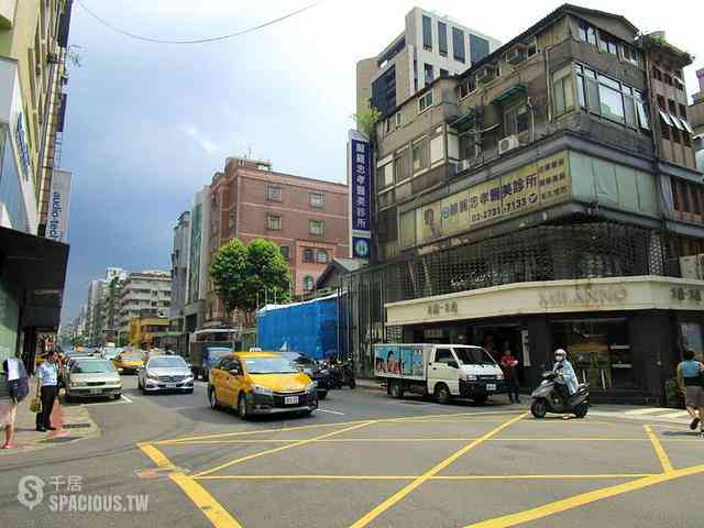 Daan - Section 1, Da'an Rd, Da’an District, Taipei City, Taiwan 106 02