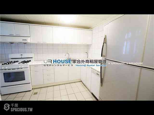 Shilin - No. XXX, Section 7, Zhongshan North Road, Shilin District, Taipei City, Taiwan 111 07