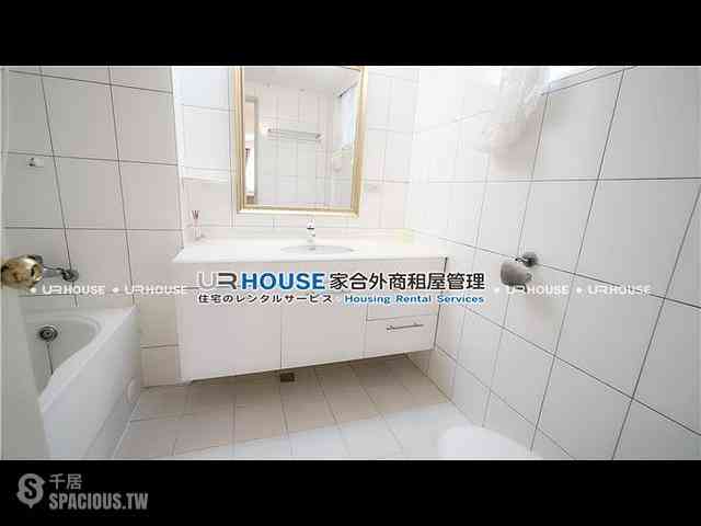 Shilin - No. XXX, Section 7, Zhongshan North Road, Shilin District, Taipei City, Taiwan 111 09