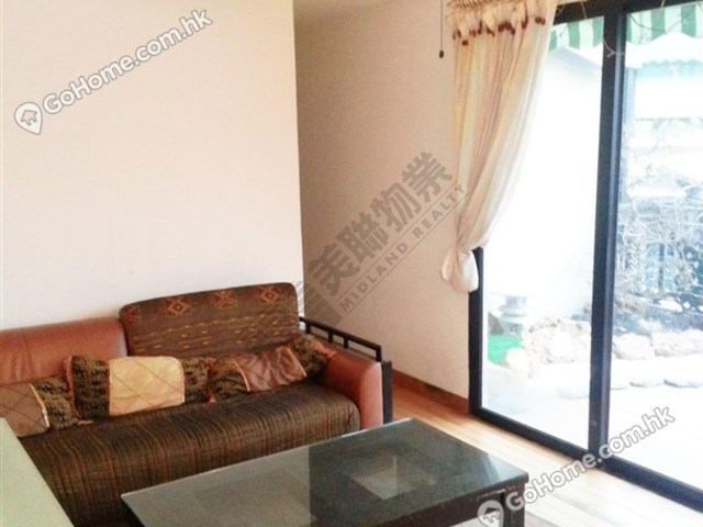Lam Tei - Villa Pinada 01