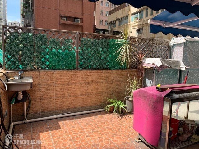 Mong Kok - Shun On Building 01