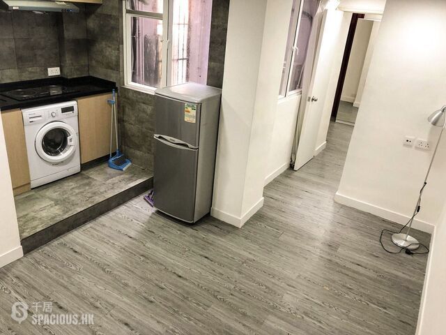 Sai Ying Pun - 110, Queen's Road West 01
